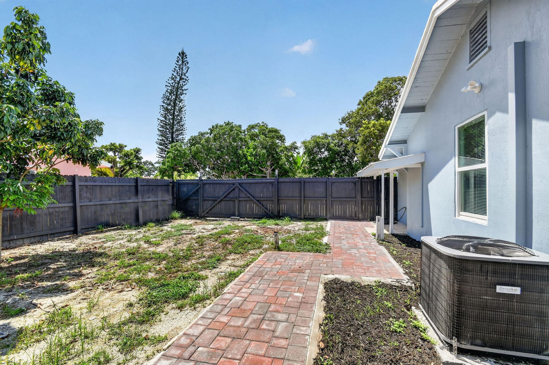  Residence photo 43