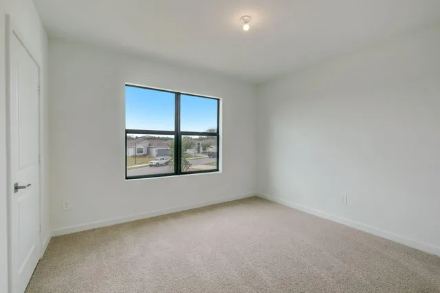 Residence photo 17