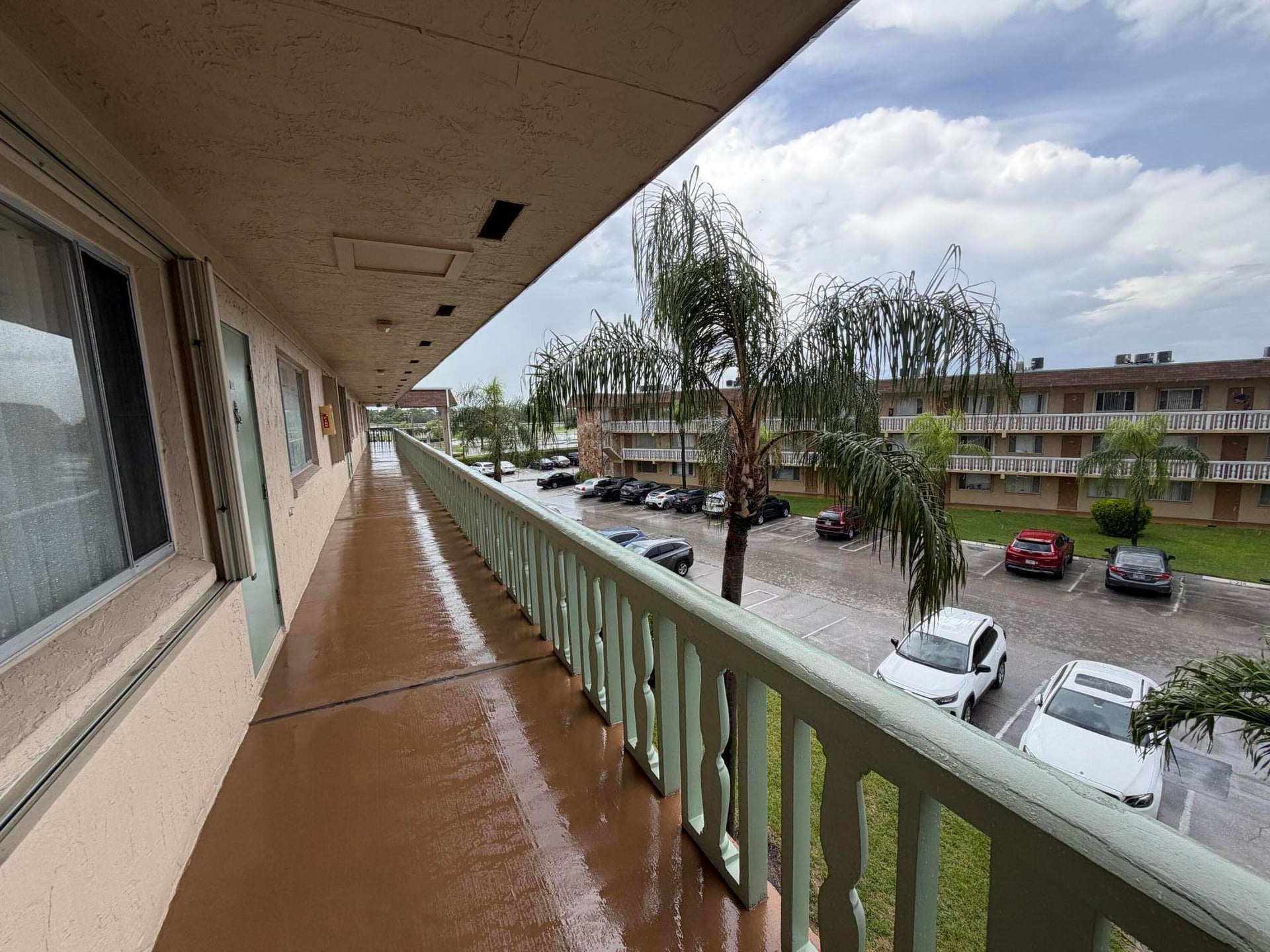 Unit 314 photo 4