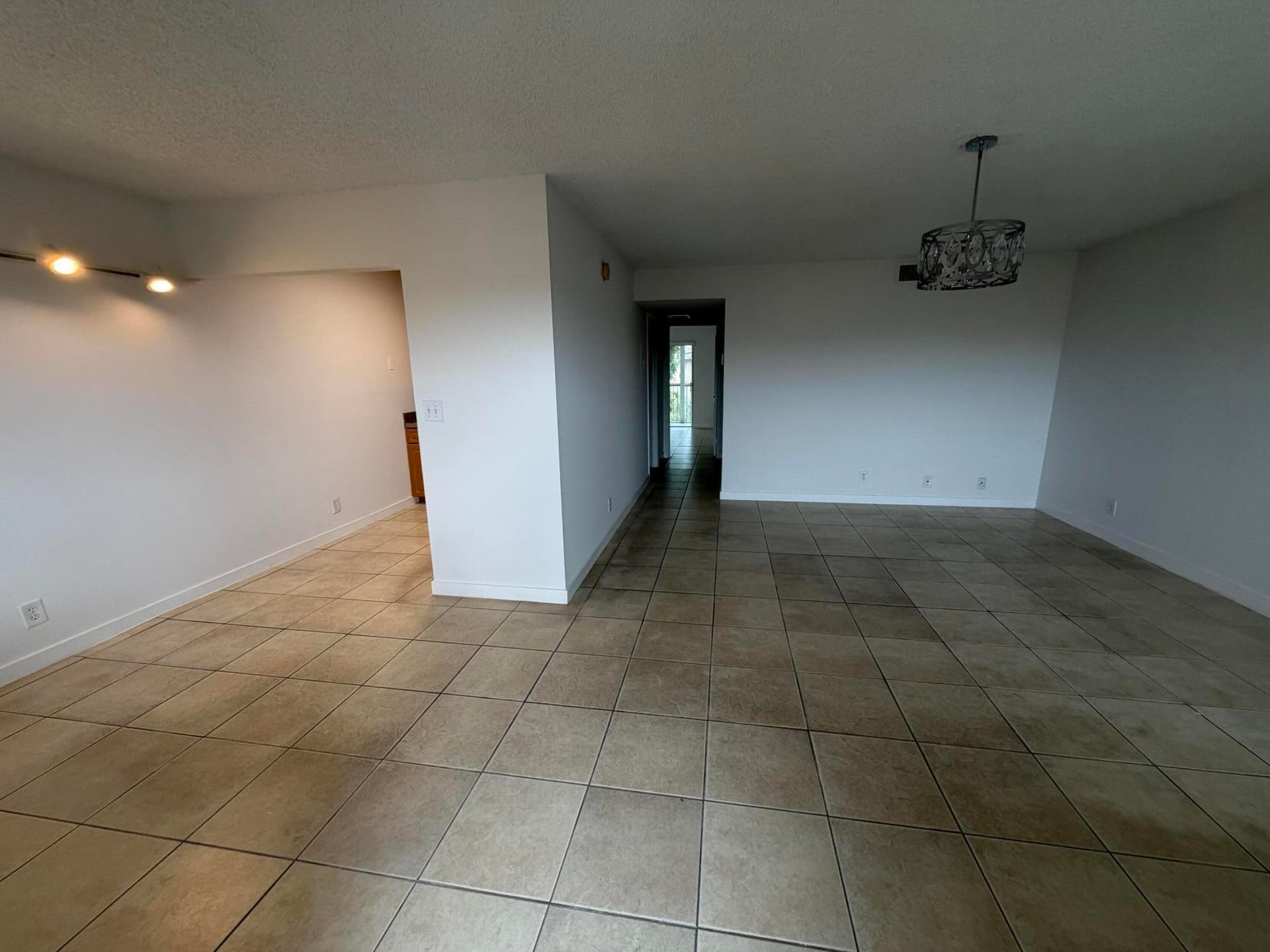 Unit 314 photo 8
