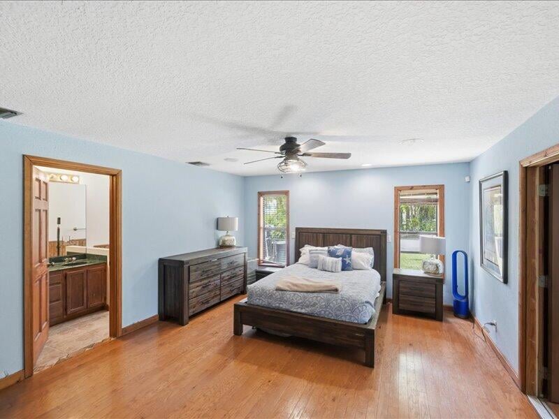 Residence photo 15