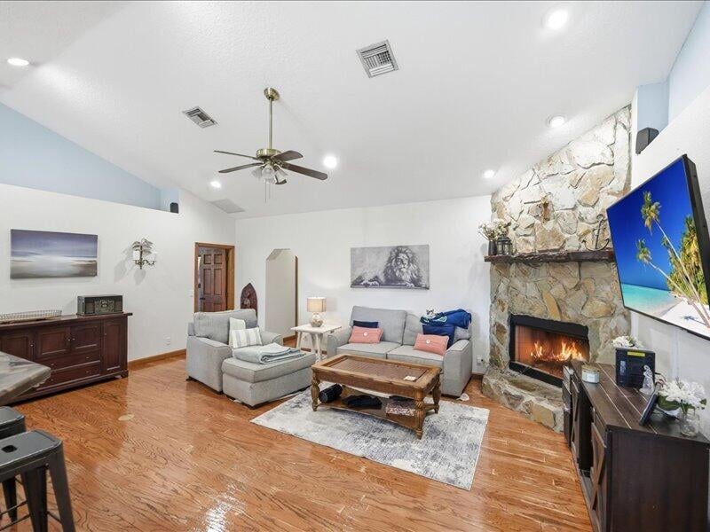  Residence photo 23