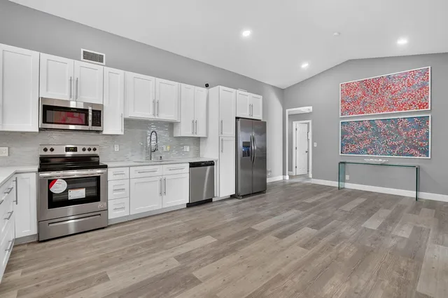 Residence photo 6