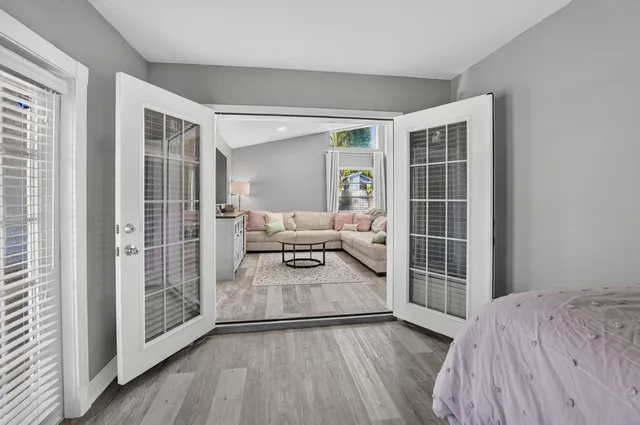 Residence photo 18