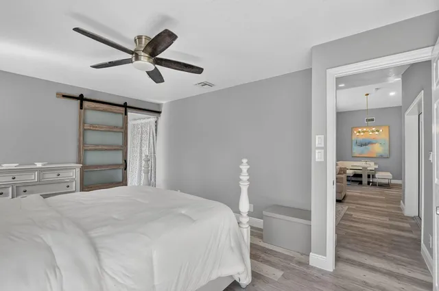 Residence photo 22
