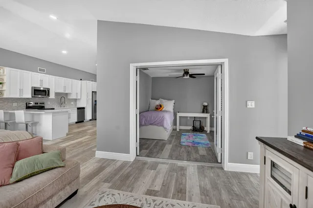 Residence photo 30