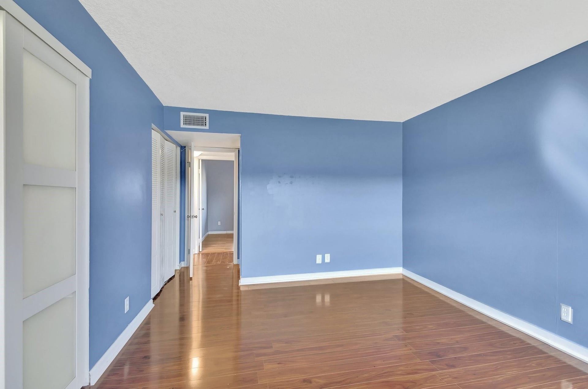 Unit 303 photo 7