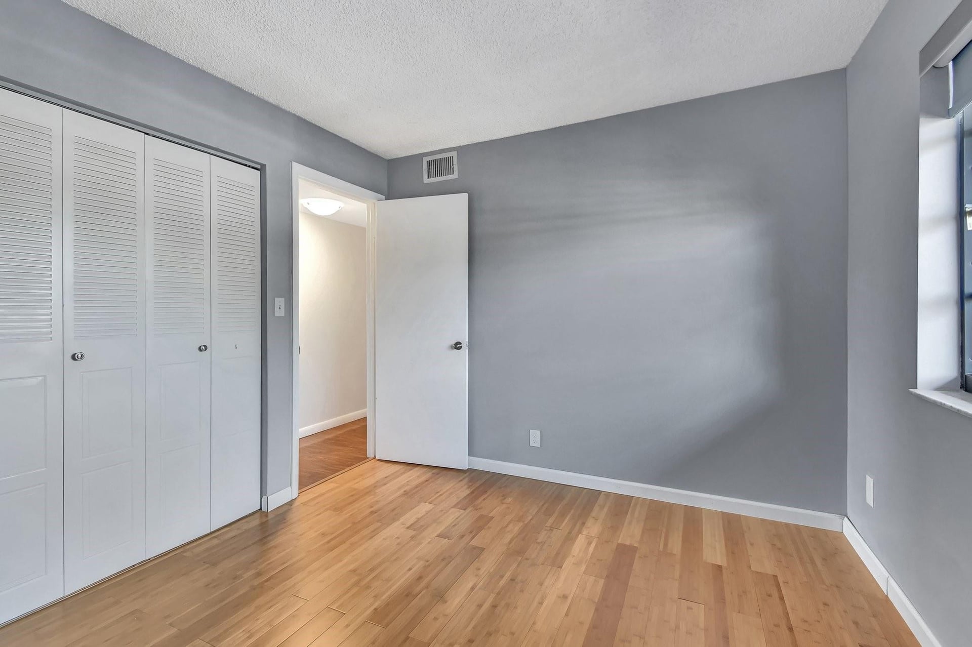 Unit 303 photo 10