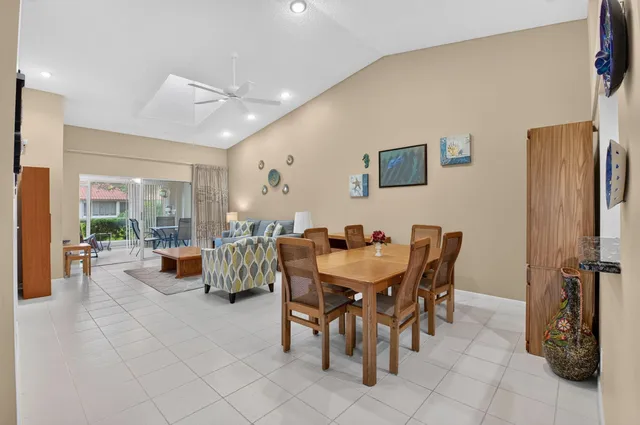  Residence photo 7