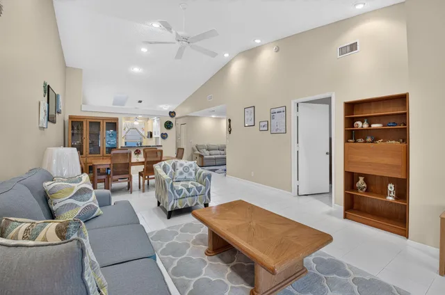 Residence photo 11