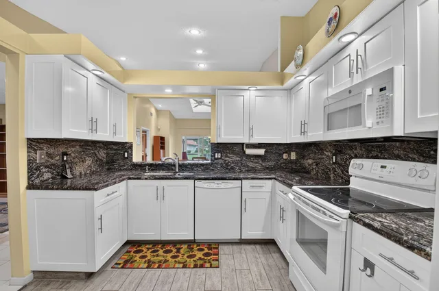 Residence photo 14