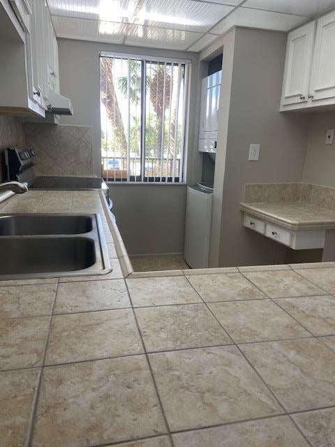 Unit 205 photo 5