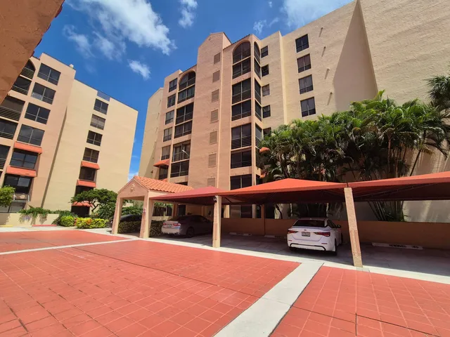 Unit 202 photo 3