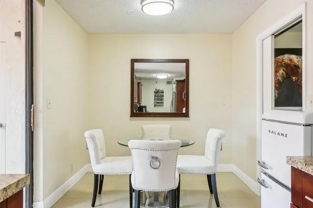 Unit 202 photo 8