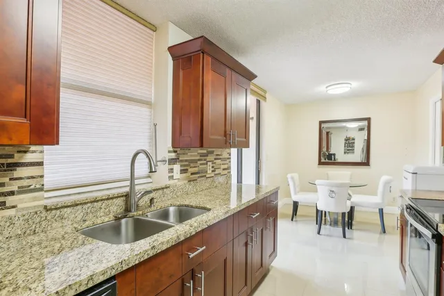 Unit 202 photo 10