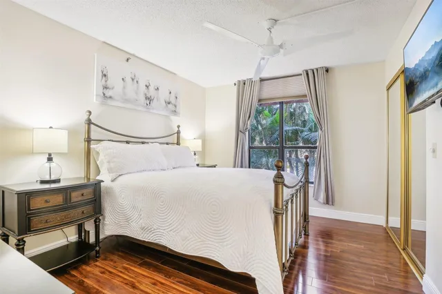 Unit 202 photo 21