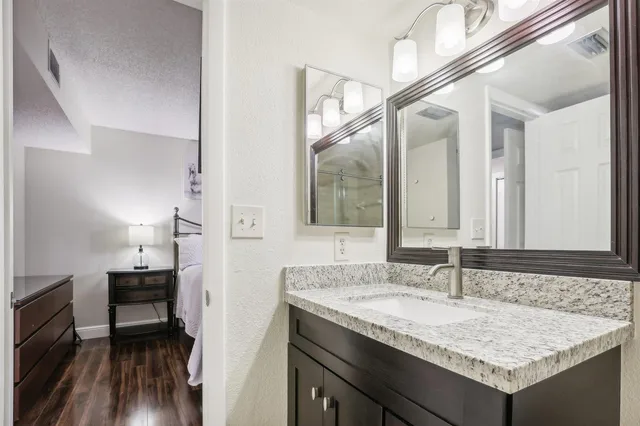 Unit 202 photo 23
