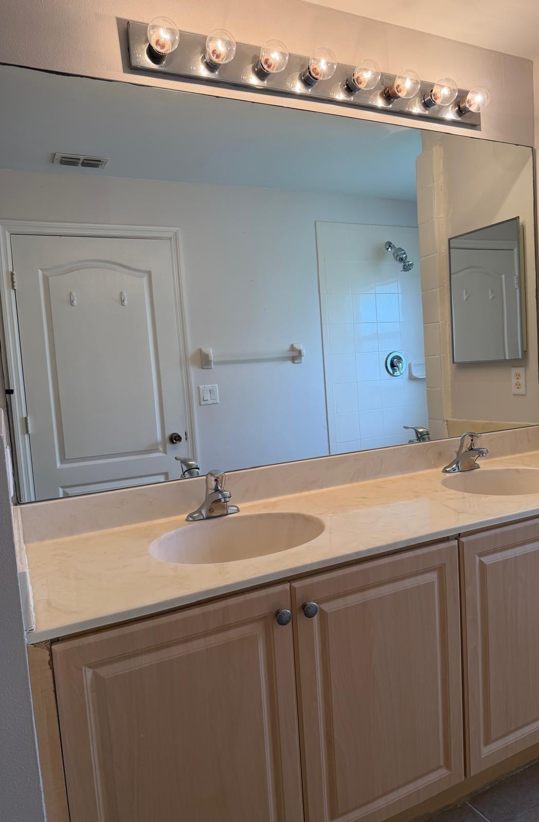 Residence photo 12