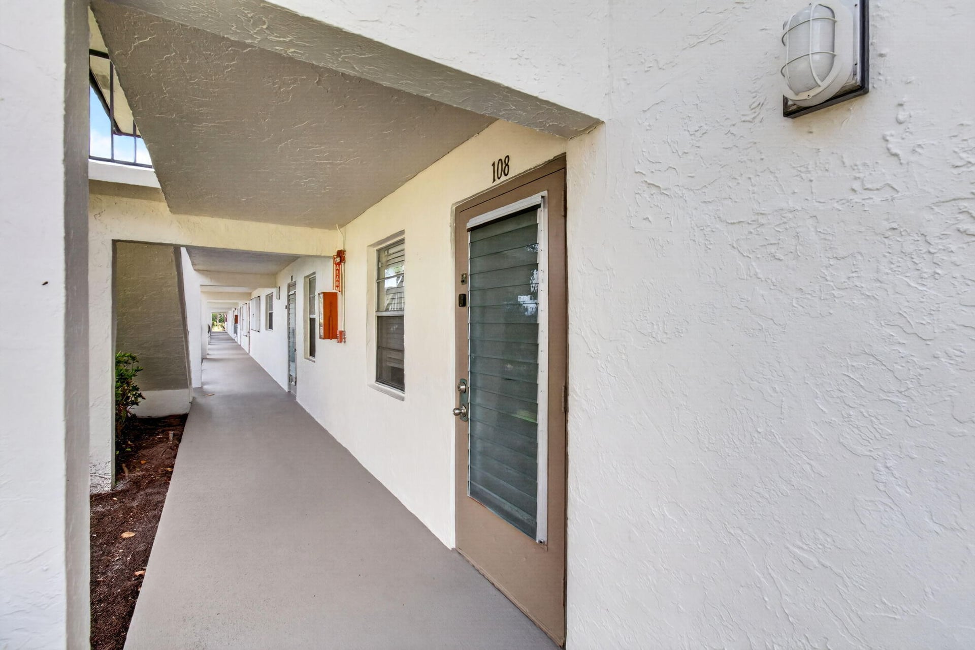 Unit 108 photo 3