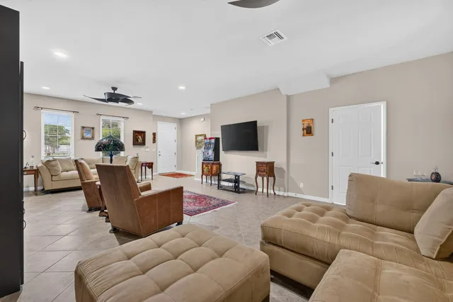 Canterbury Place Residence photo 10