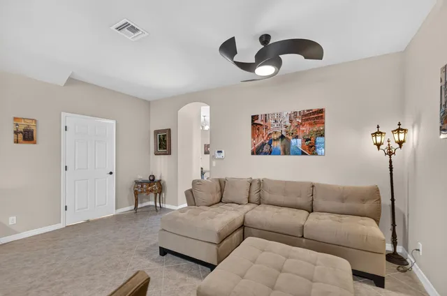 Canterbury Place Residence photo 13