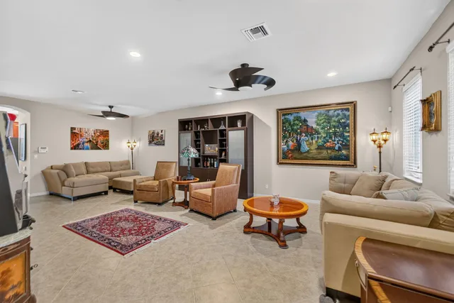 Canterbury Place Residence photo 15