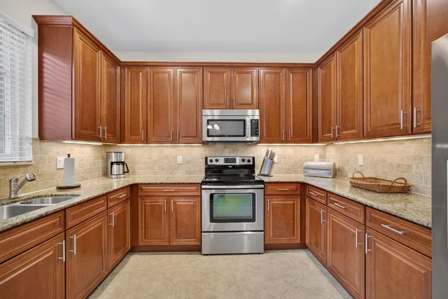 Canterbury Place Residence photo 21