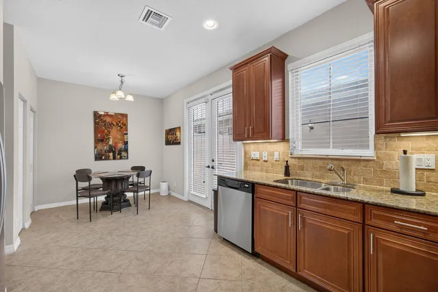 Canterbury Place Residence photo 23