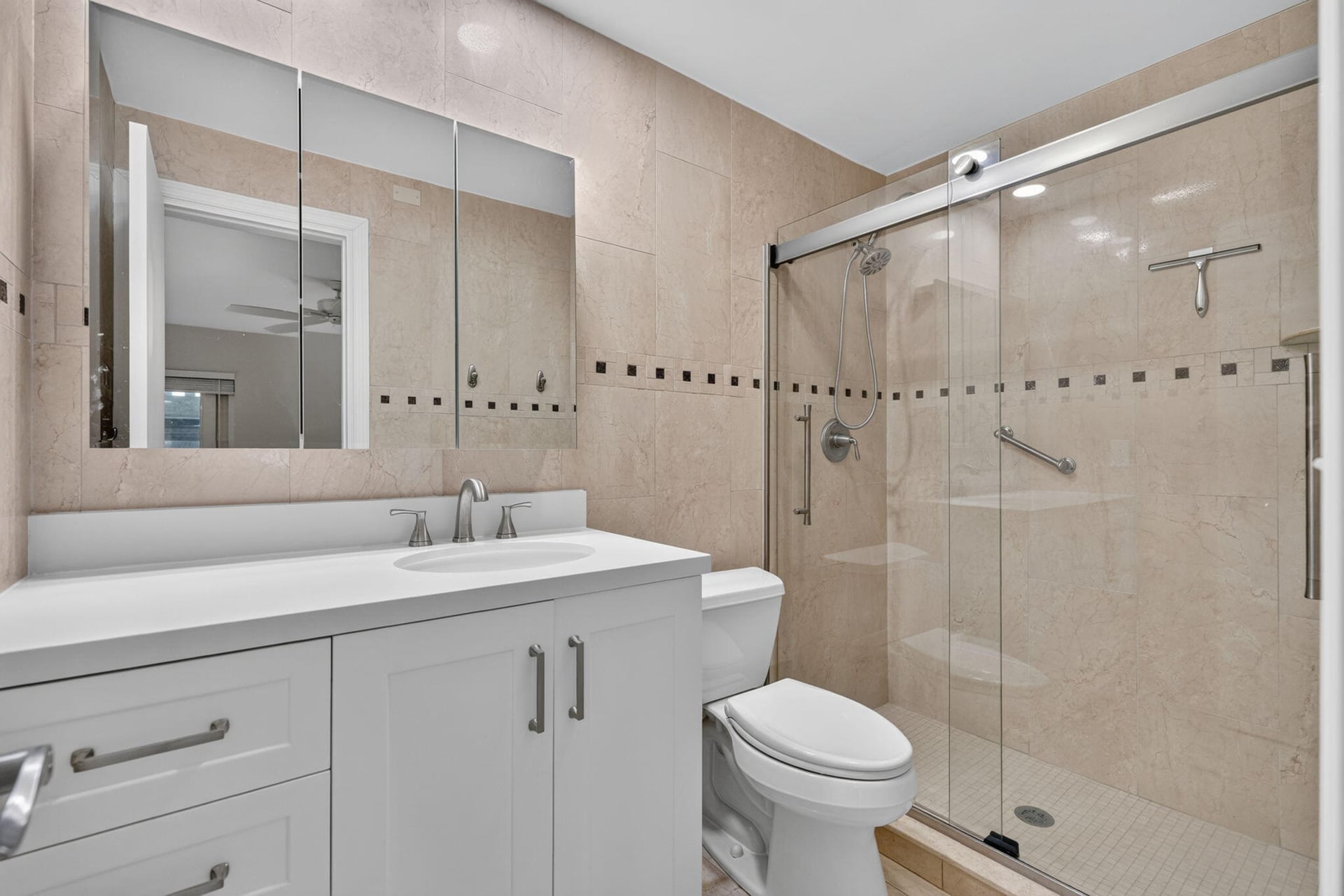 Unit C105 photo 23