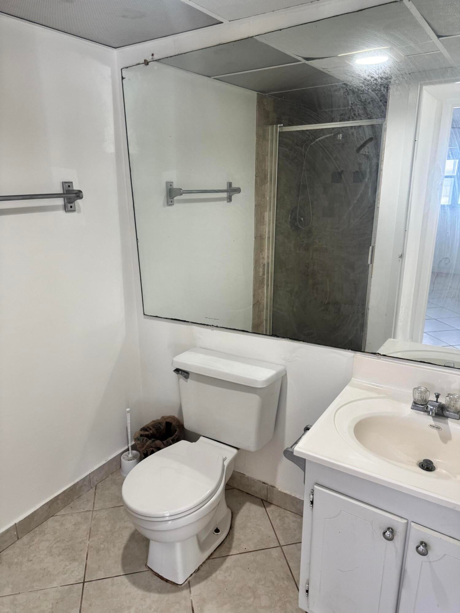 Unit 484 photo 12