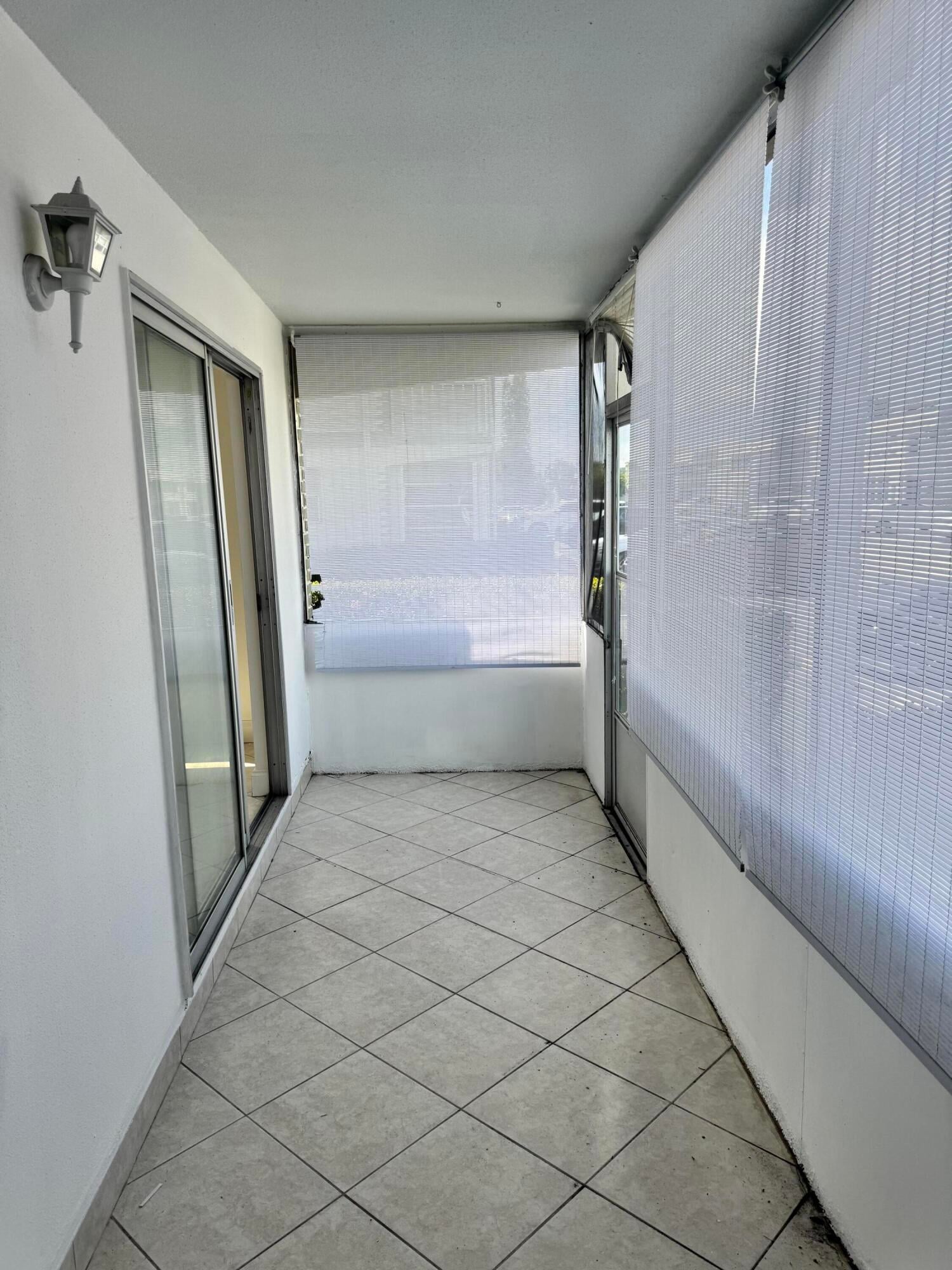 Unit 484 photo 14