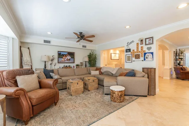 Residence photo 9