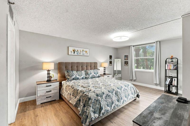 Unit Unit 204 photo 12