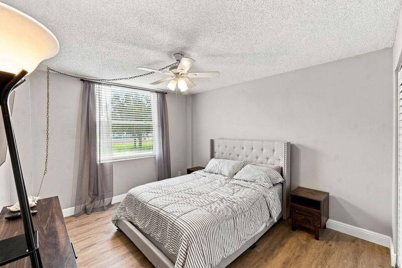 Unit Unit 204 photo 17