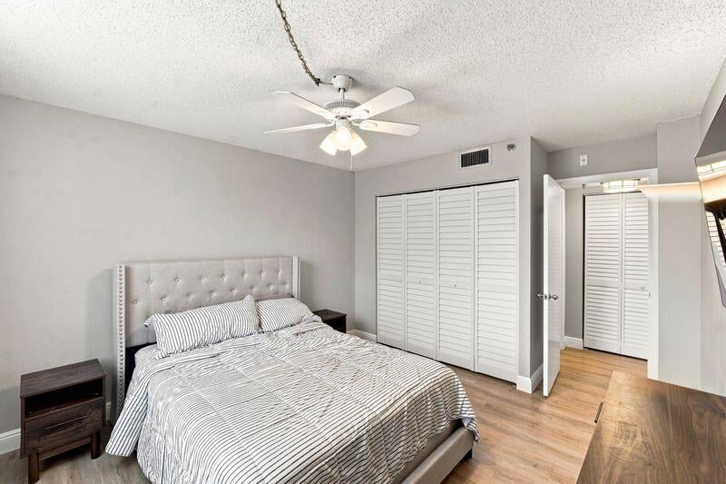 Unit Unit 204 photo 18