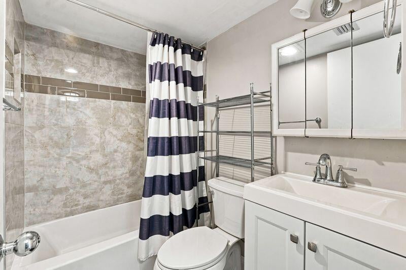 Unit Unit 204 photo 20