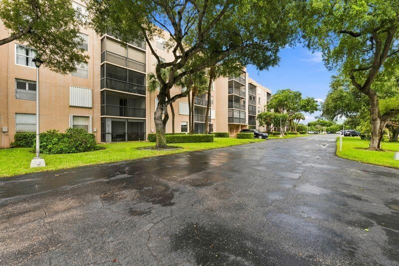 Unit Unit 204 photo 23