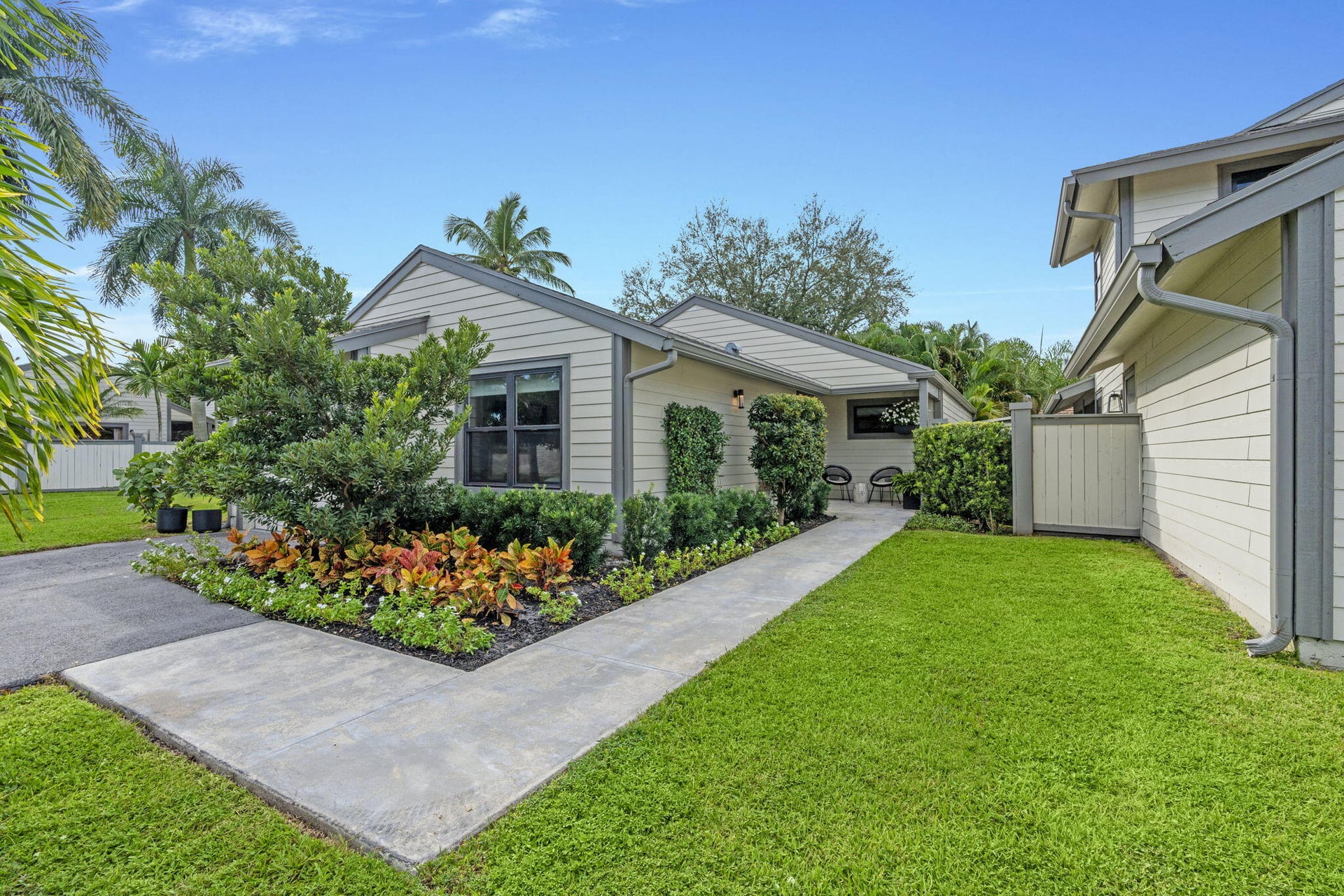 Residence photo 2