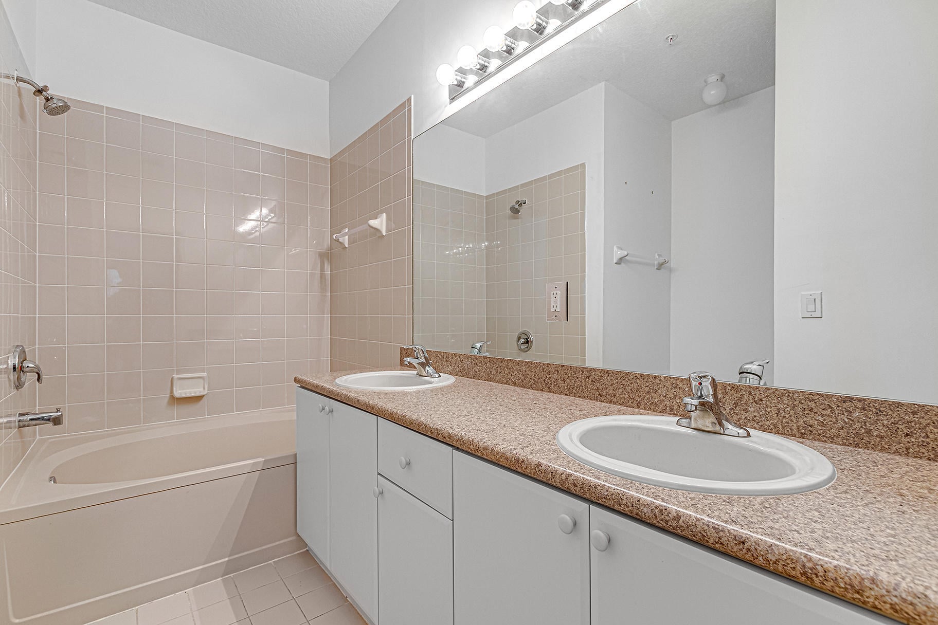 Residence photo 6