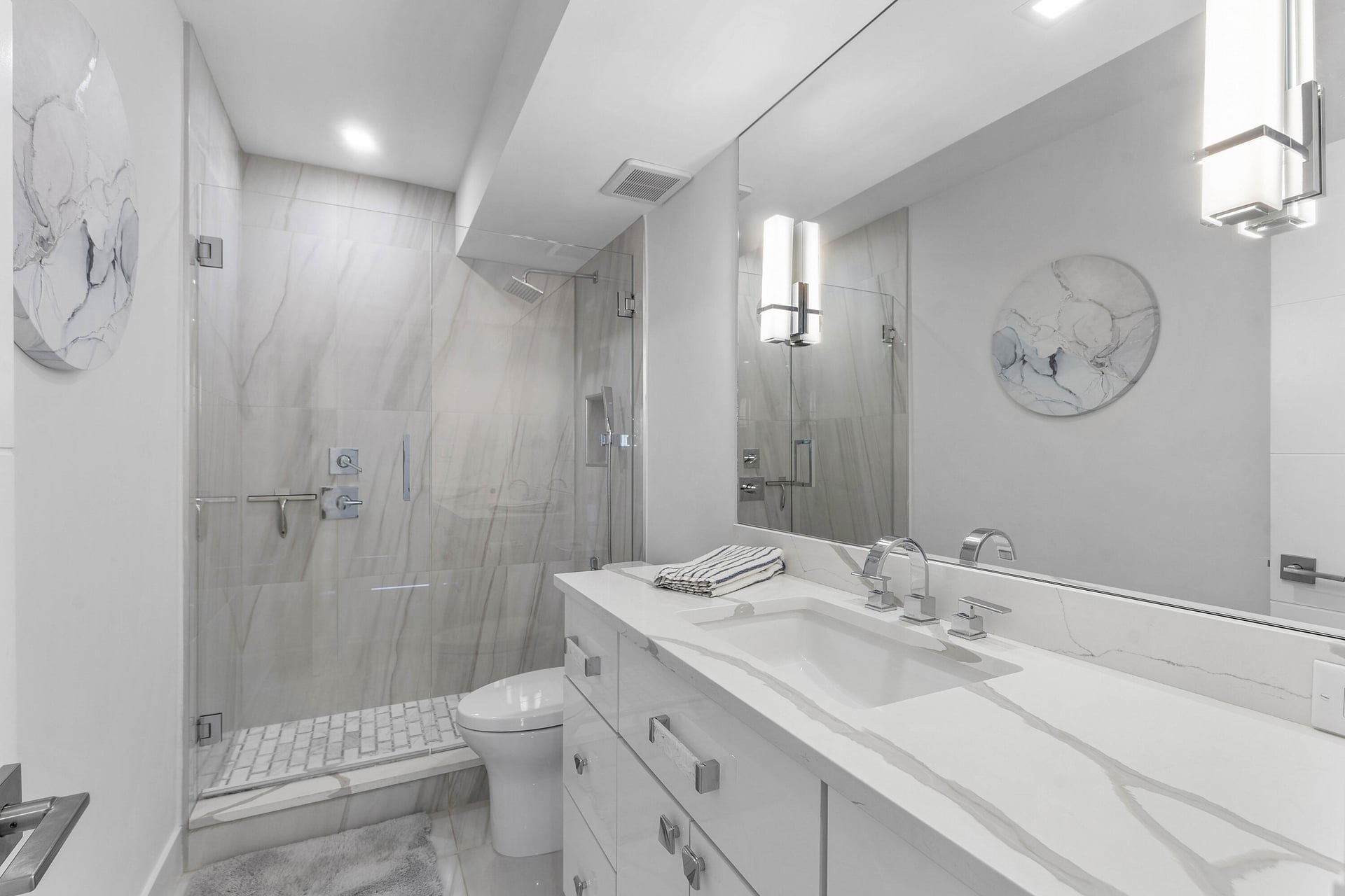 The Meridian Unit 401s photo 14