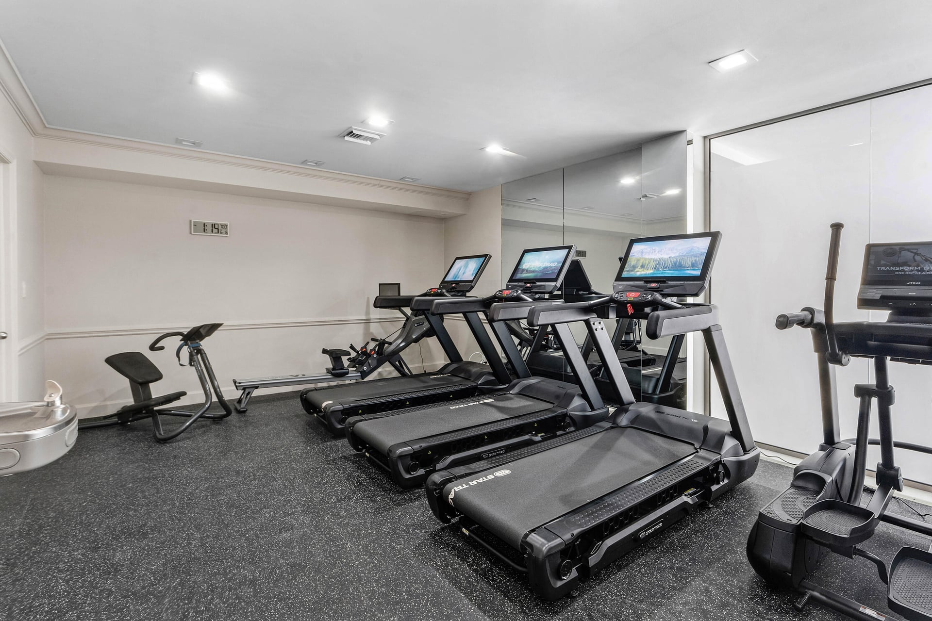 The Meridian Unit 401s photo 15