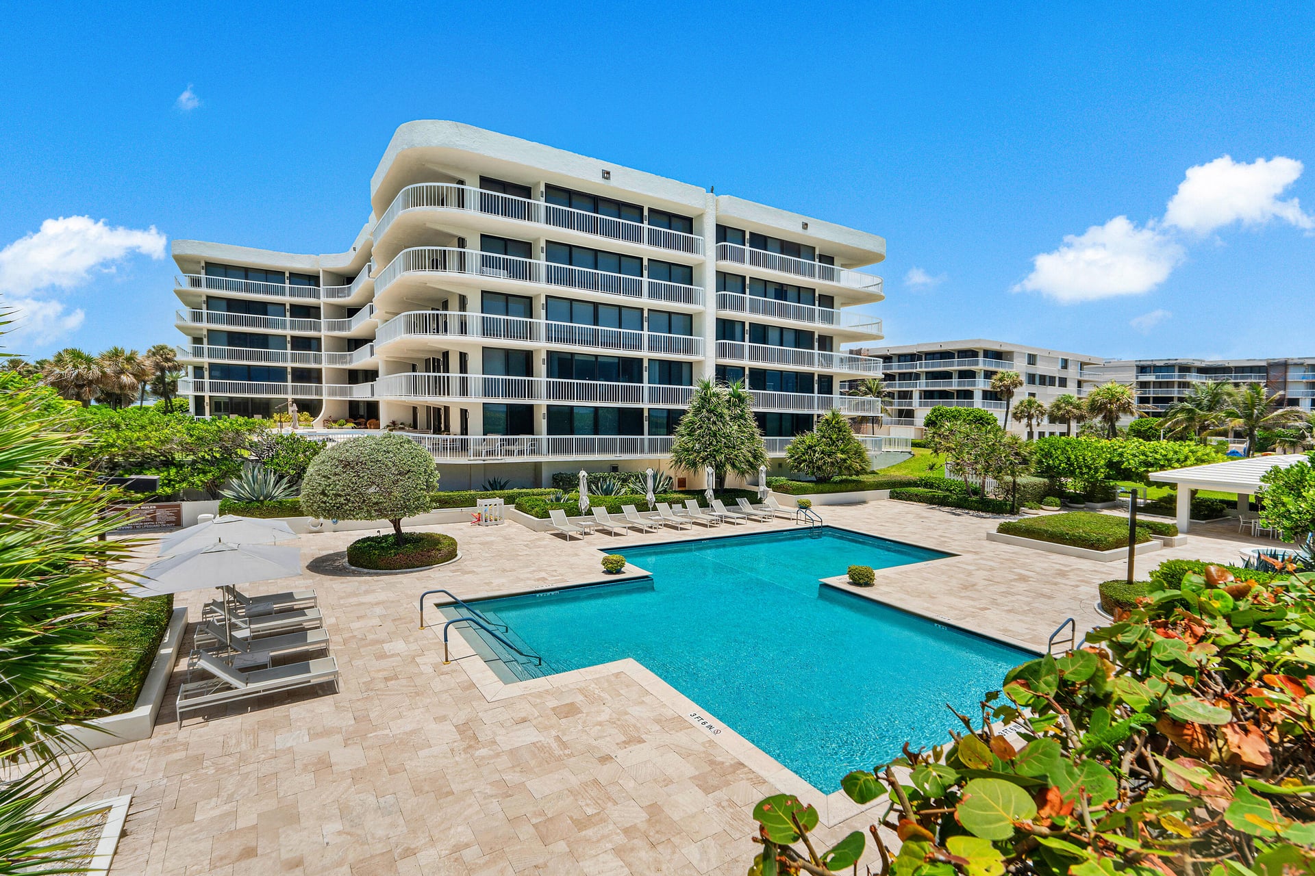 The Meridian Unit 401s photo 16