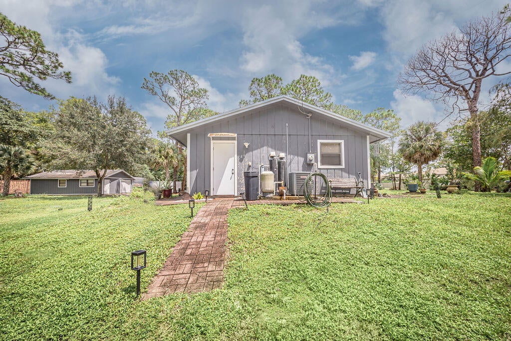 Residence photo 3