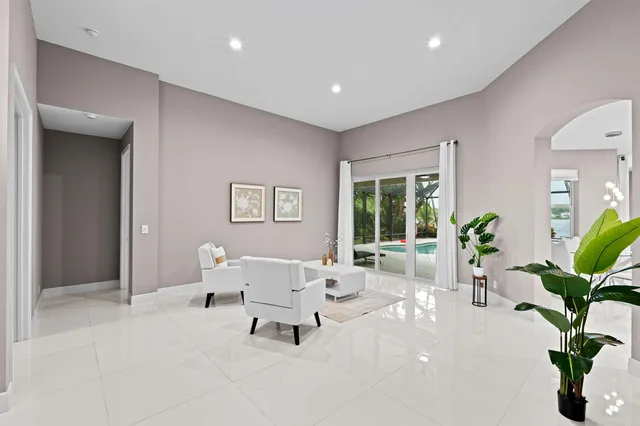 Residence photo 9