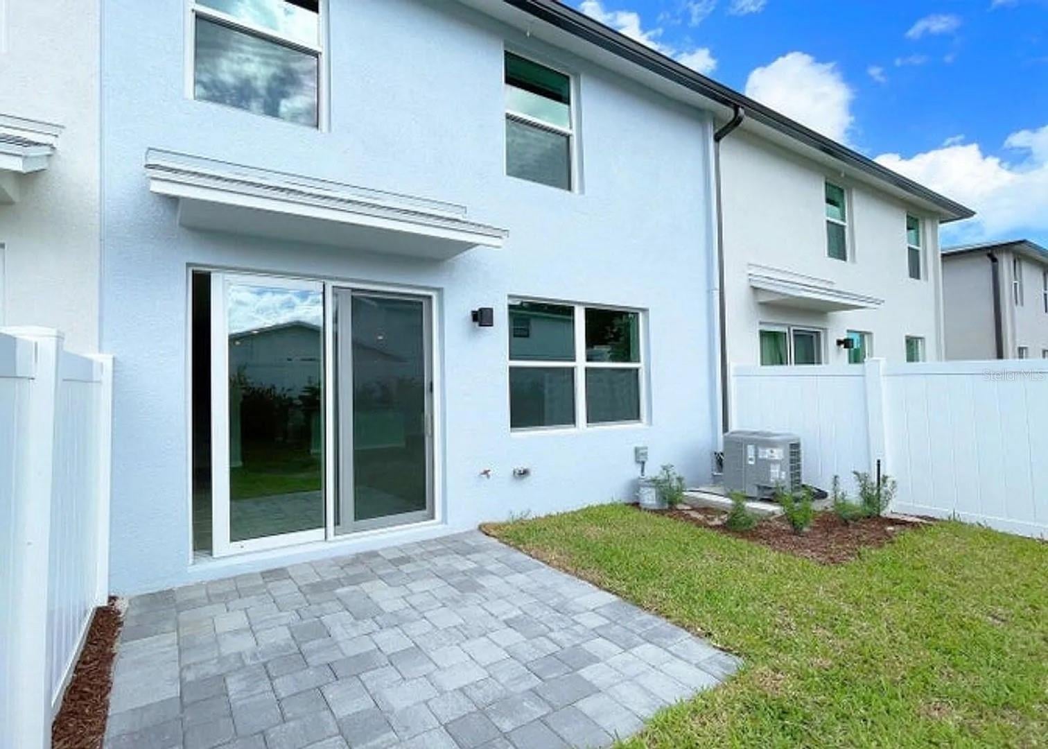 Residence photo 12