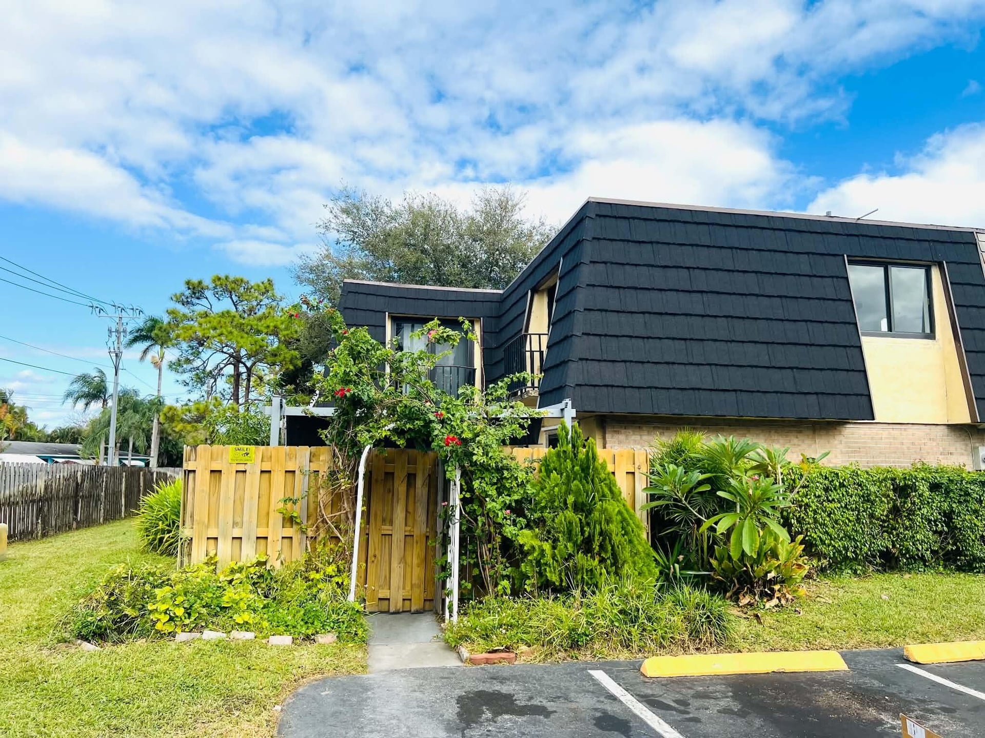 Residence photo 2