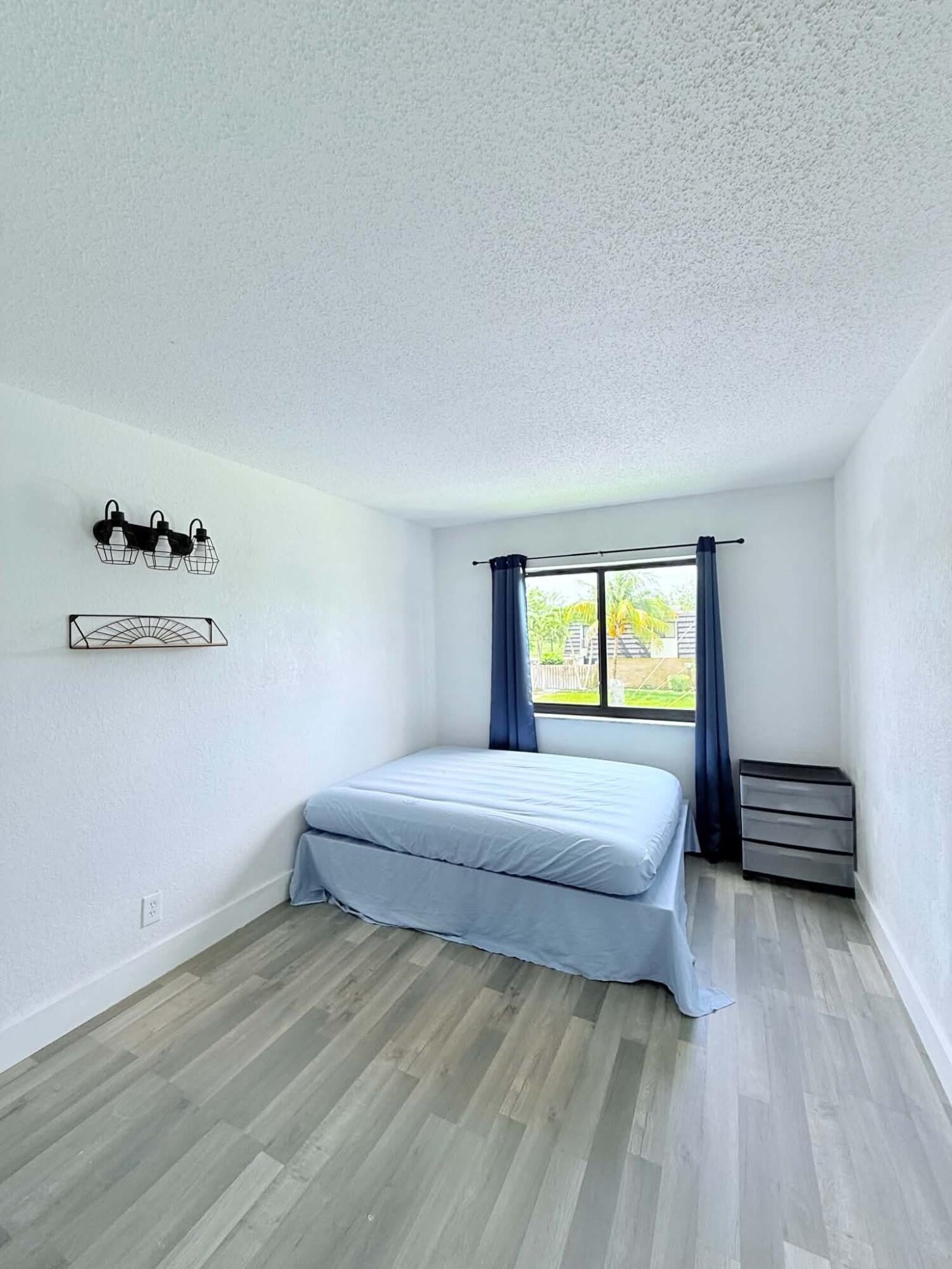 Residence photo 12