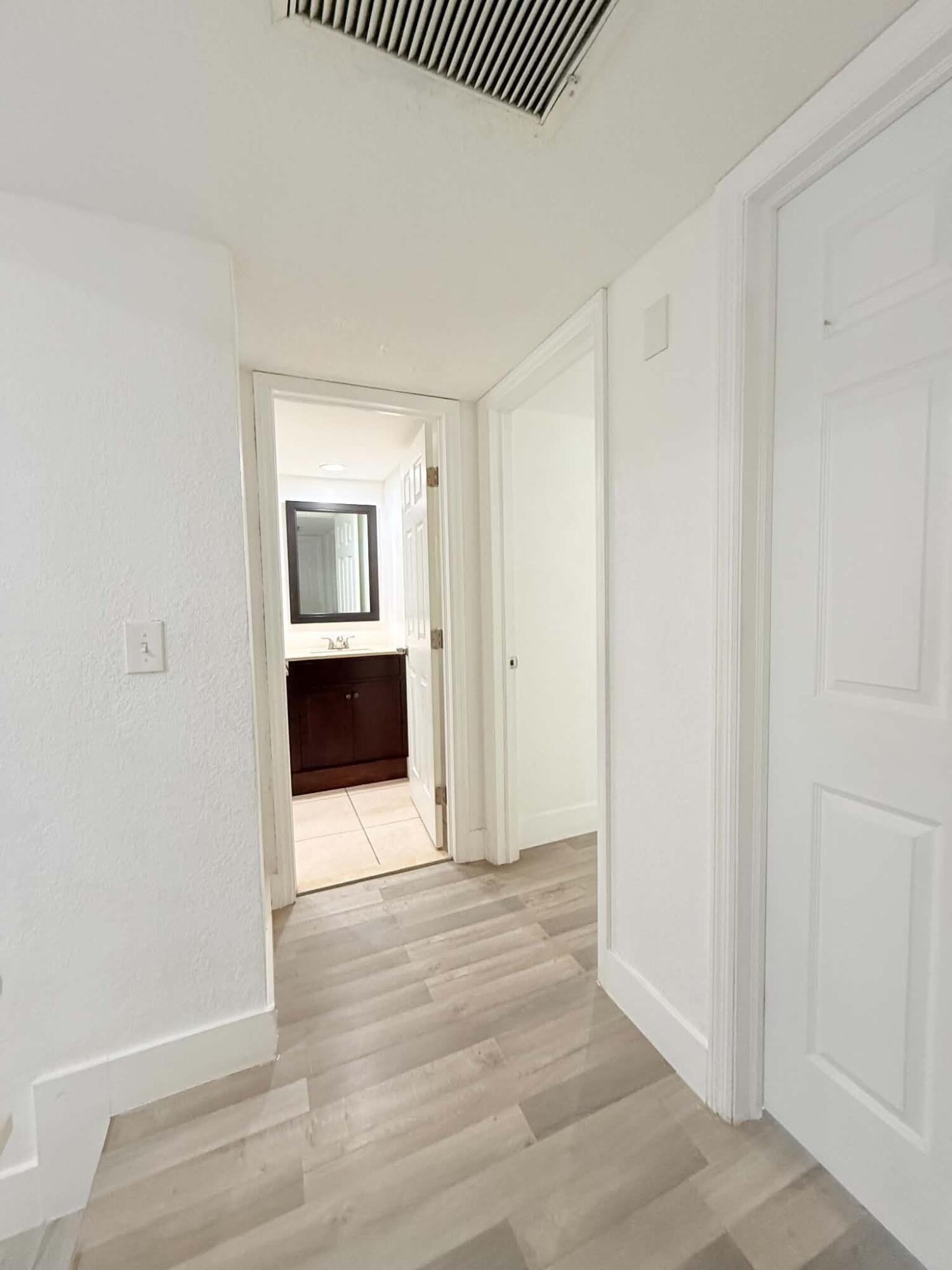 Residence photo 17