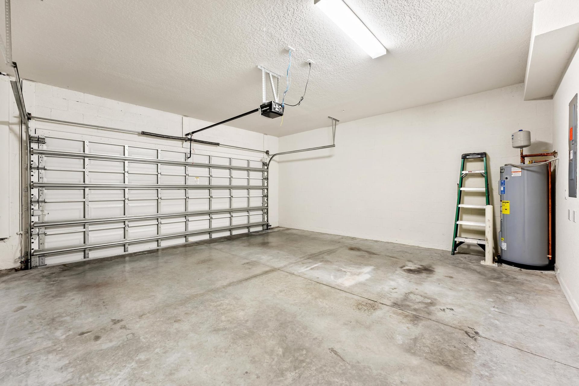 Botanica Unit 104 photo 35
