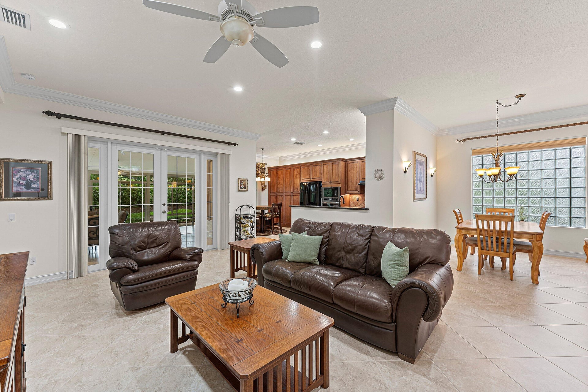 Residence photo 9